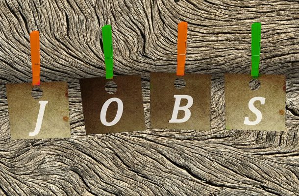 Nous recherchons activement